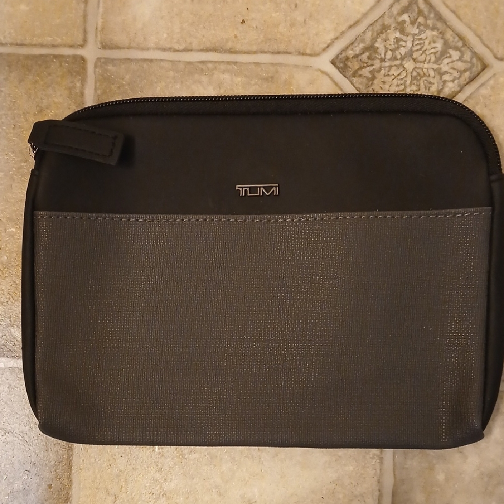TUMI Black Cosmetics Bag Unisex, Black And Grey